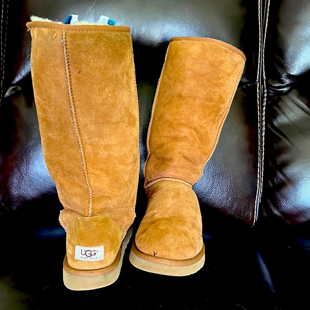 Ugg Size 10 classic tall waterproof boot